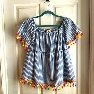 Entro - NWOT - Size Medium top - never been worn. On/off shoulder.